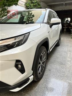 تۆیۆتا ڕاڤ 4